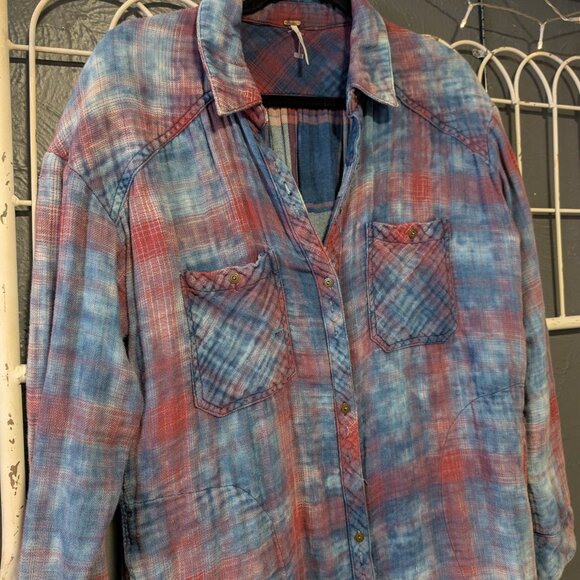 Free People. Blue and Red Button Top. Size S - Picture 3 of 6